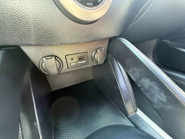 2013 Hyundai Veloster Base w/Black