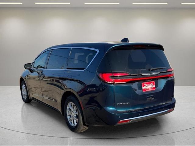 2025 Chrysler Pacifica PACIFICA SELECT