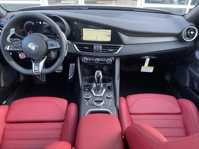 2024 Alfa Romeo Giulia GIULIA QUADRIFOGLIO CARBON RWD 2024 Alfa Romeo Giulia GIULIA QUADRIFOGLIO CARBON RWD