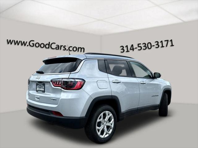 2025 Jeep Compass COMPASS LATITUDE 4X4