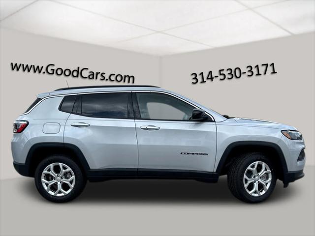 2025 Jeep Compass COMPASS LATITUDE 4X4