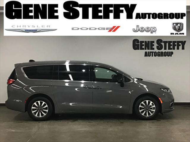 2025 Chrysler Pacifica Hybrid PACIFICA PLUG-IN HYBRID SELECT