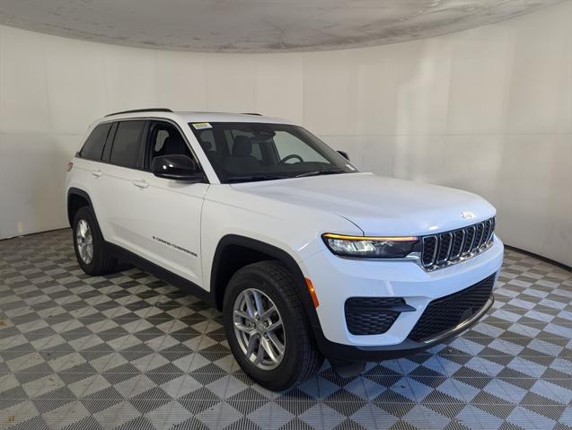 2025 Jeep Grand Cherokee GRAND CHEROKEE LAREDO X 4X4