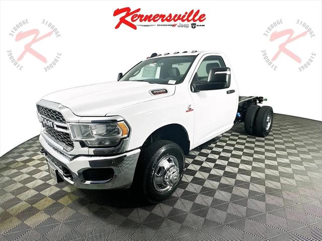 2024 RAM Ram 3500 Chassis Cab RAM 3500 TRADESMAN CHASSIS REGULAR CAB 4X4 60 CA