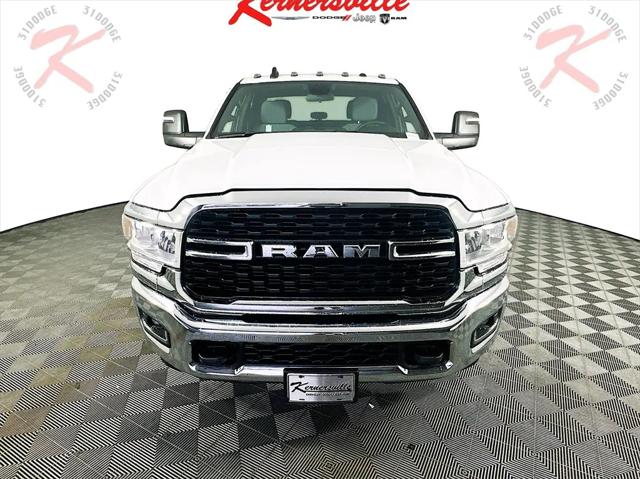 2024 RAM Ram 3500 Chassis Cab RAM 3500 SLT CREW CAB CHASSIS 4X4 60 CA