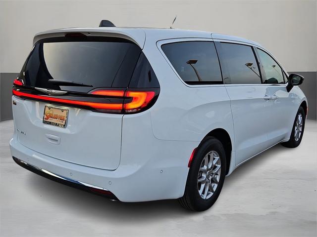 2025 Chrysler Pacifica PACIFICA SELECT