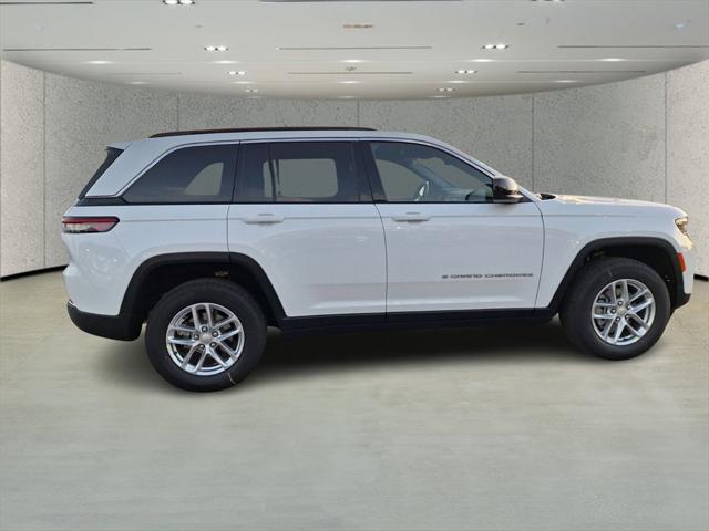 2025 Jeep Grand Cherokee GRAND CHEROKEE LAREDO X 4X2