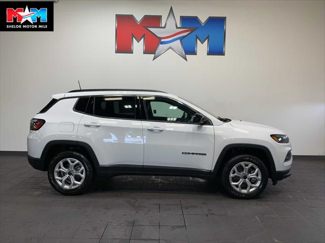 2025 Jeep Compass COMPASS LATITUDE 4X4