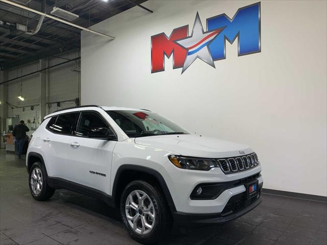 2025 Jeep Compass COMPASS LATITUDE 4X4