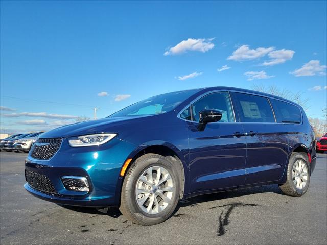 2025 Chrysler Pacifica PACIFICA SELECT AWD