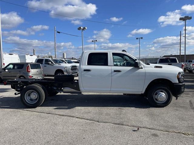 2024 RAM Ram 3500 Chassis Cab RAM 3500 TRADESMAN CREW CAB CHASSIS 4X4 60 CA