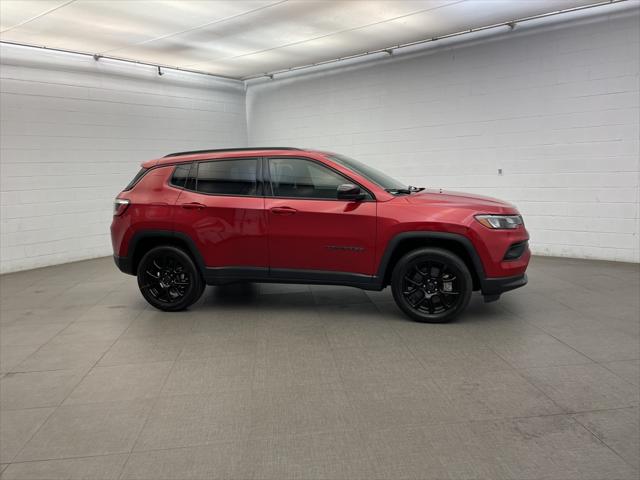 2025 Jeep Compass COMPASS LATITUDE 4X4