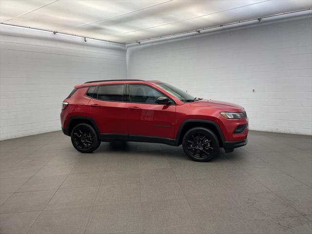 2025 Jeep Compass COMPASS LATITUDE 4X4