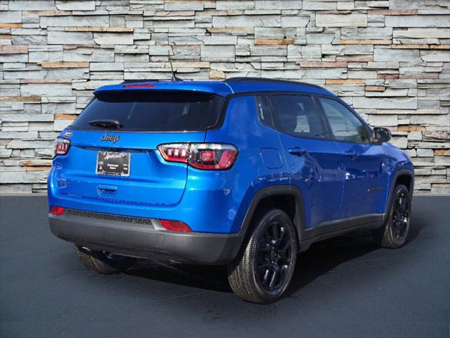 2025 Jeep Compass COMPASS LATITUDE 4X4