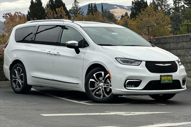2025 Chrysler Pacifica PACIFICA PINNACLE