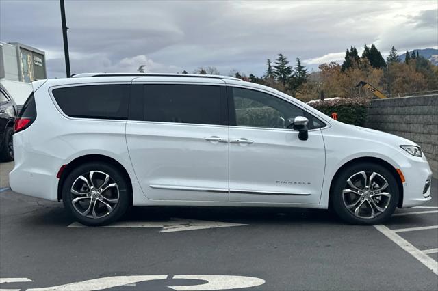 2025 Chrysler Pacifica PACIFICA PINNACLE