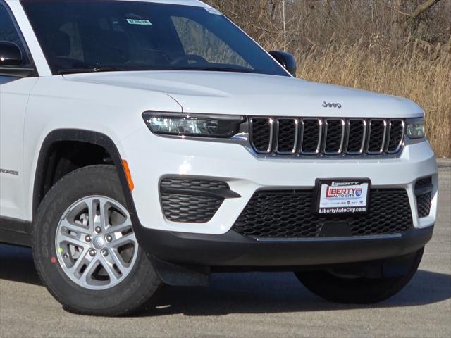 2025 Jeep Grand Cherokee GRAND CHEROKEE LAREDO 4X4