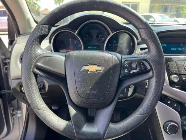 2013 Chevrolet Cruze LS Auto