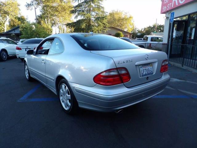2001 Mercedes-Benz CLK-CLASS CLK 320 Coupe 2D