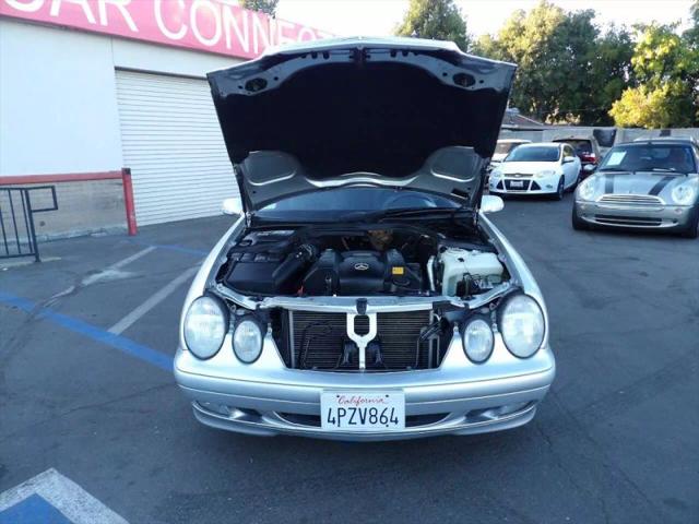 2001 Mercedes-Benz CLK-CLASS CLK 320 Coupe 2D
