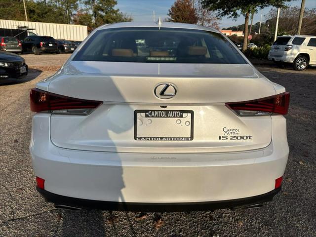 2017 Lexus IS 200t 200t