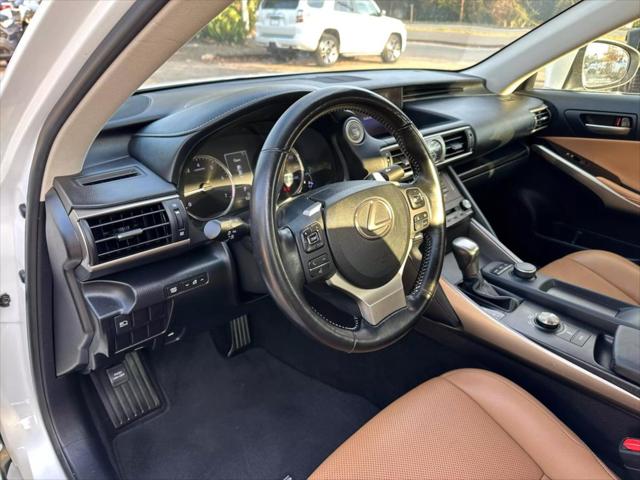 2017 Lexus IS 200t 200t