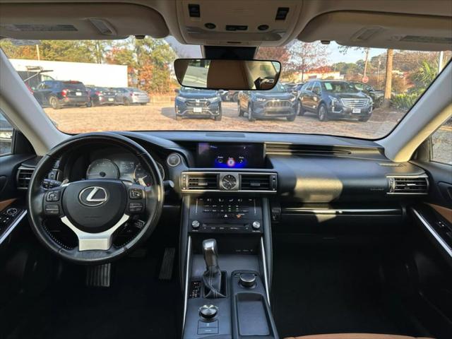 2017 Lexus IS 200t 200t