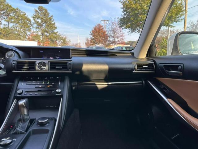 2017 Lexus IS 200t 200t
