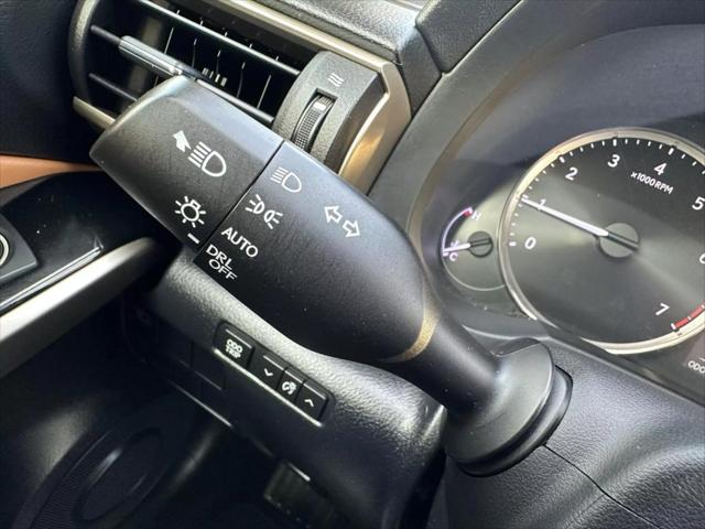 2017 Lexus IS 200t 200t