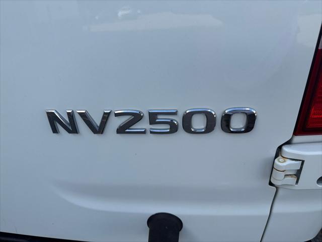 2020 Nissan 2500 SV