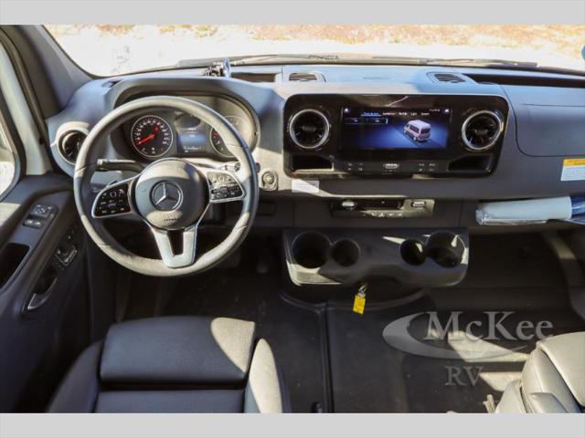 2025 Mercedes-Benz Sprinter 3500XD Chassis Standard Roof 4-Cyl Diesel HO