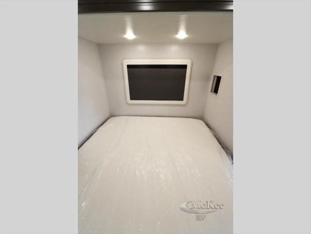 2025 Mercedes-Benz Sprinter 3500XD Chassis Standard Roof 4-Cyl Diesel HO