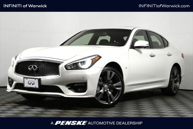 2016 Infiniti Q70