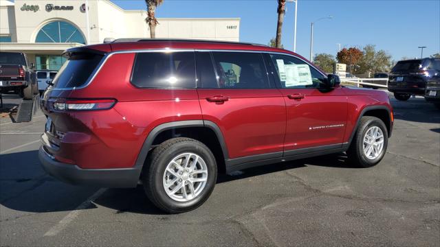 2025 Jeep Grand Cherokee GRAND CHEROKEE L LAREDO X 4X4