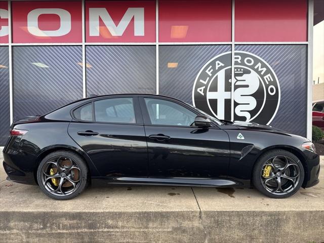 2024 Alfa Romeo Giulia GIULIA QUADRIFOGLIO CARBON RWD 2024 Alfa Romeo Giulia GIULIA QUADRIFOGLIO CARBON RWD