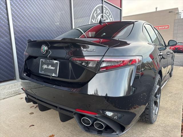 2024 Alfa Romeo Giulia GIULIA QUADRIFOGLIO CARBON RWD 2024 Alfa Romeo Giulia GIULIA QUADRIFOGLIO CARBON RWD