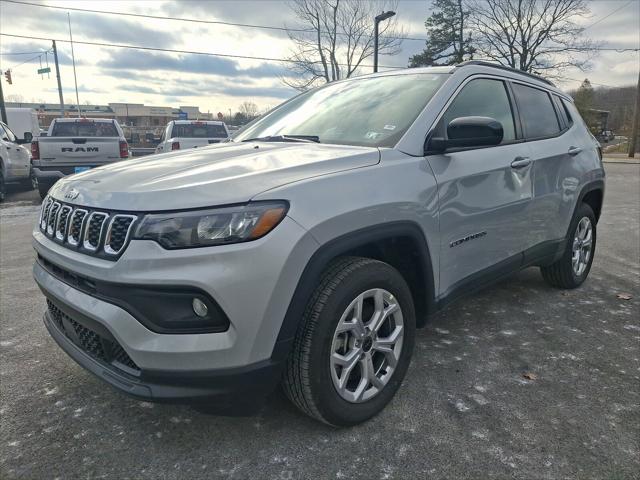 2025 Jeep Compass COMPASS LATITUDE 4X4