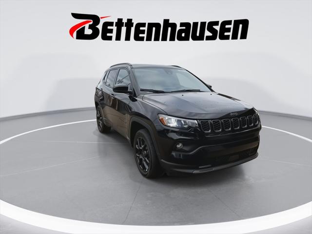 2025 Jeep Compass COMPASS LATITUDE 4X4