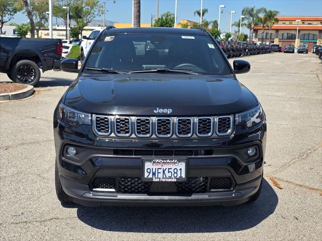 2025 Jeep Compass COMPASS LATITUDE 4X4