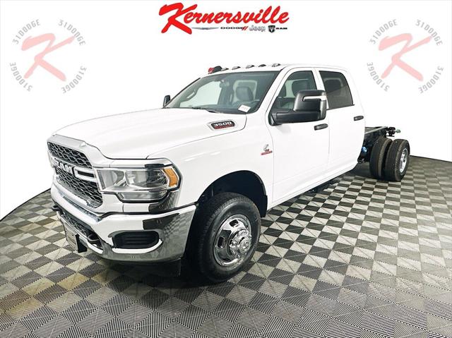 2024 RAM Ram 3500 Chassis Cab RAM 3500 TRADESMAN CREW CAB CHASSIS 4X4 60 CA