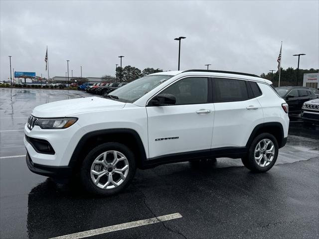 2025 Jeep Compass COMPASS LATITUDE 4X4