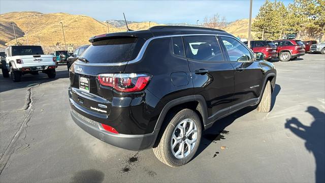 2025 Jeep Compass COMPASS LATITUDE 4X4