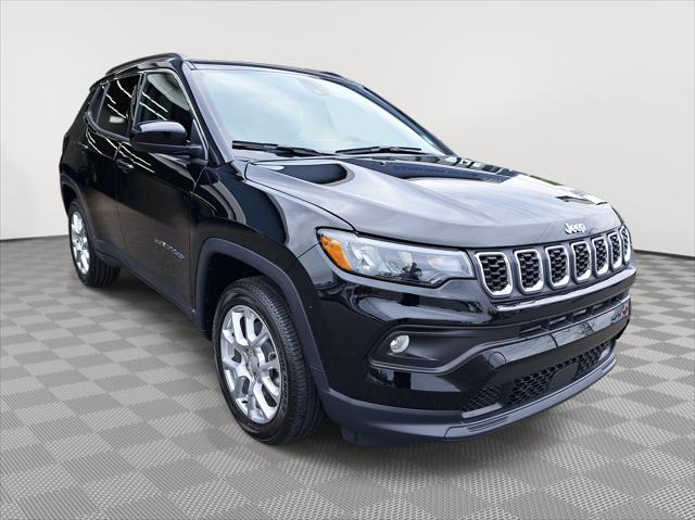 2024 Jeep Compass COMPASS LATITUDE LUX 4X4