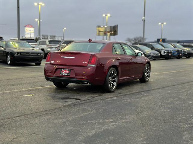 2018 Chrysler 300 Touring