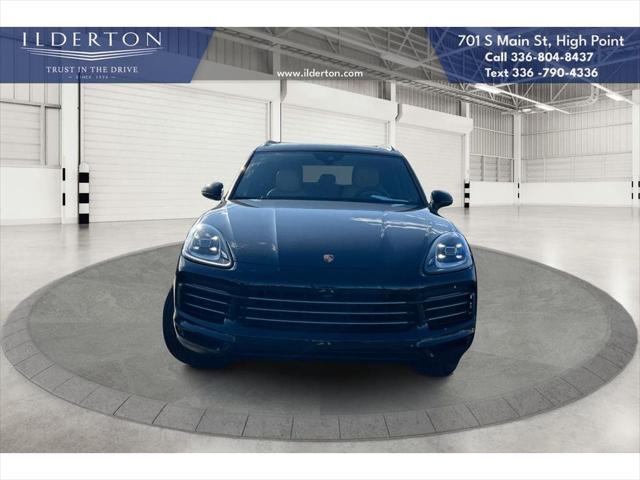 2021 Porsche Cayenne Base (Tiptronic) 2021 Porsche Cayenne Base (Tiptronic)