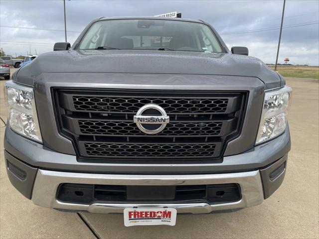 2022 Nissan TITAN Crew Cab SV 4x2