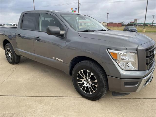 2022 Nissan TITAN Crew Cab SV 4x2