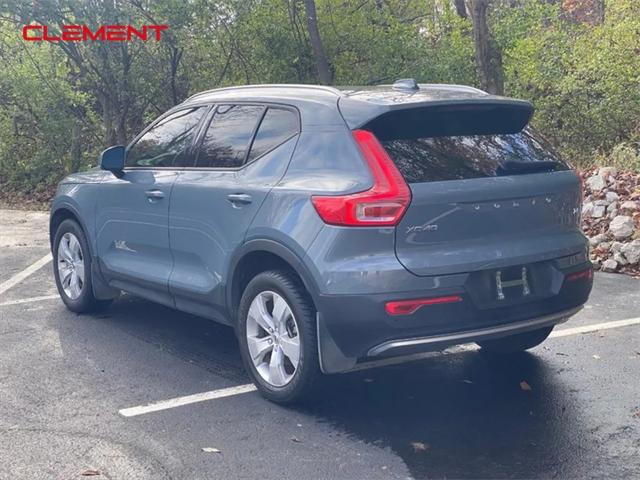 2020 Volvo XC40 T4 Momentum