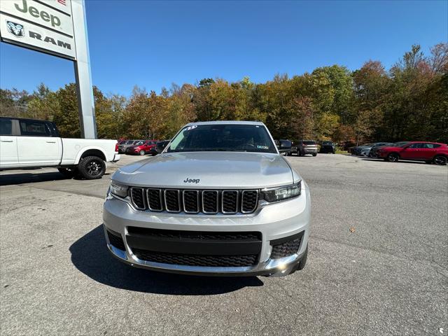 2022 Jeep Grand Cherokee L Laredo 4x4