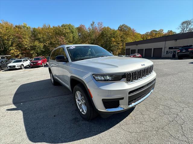 2022 Jeep Grand Cherokee L Laredo 4x4